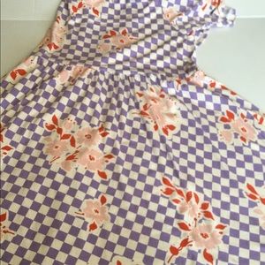 Agnes and Dora flowing top